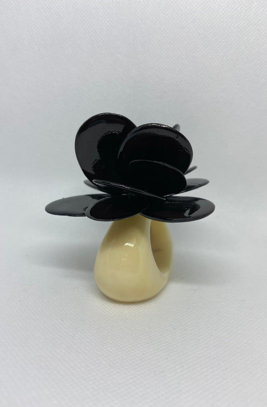 Luxury black flower napkin ring